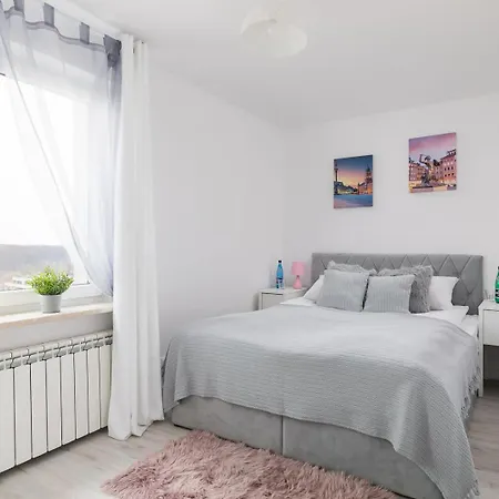 Bright And Cozy Smocza By Renters *