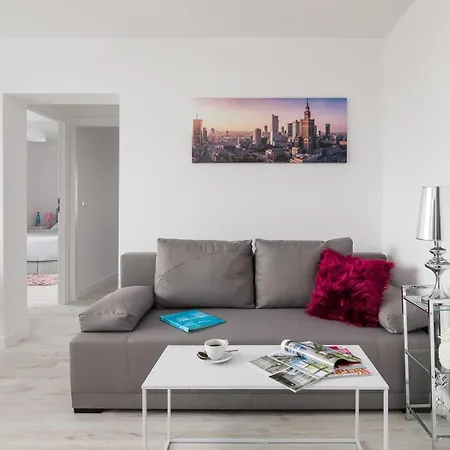 Bright And Cozy Smocza By Renters Appartement