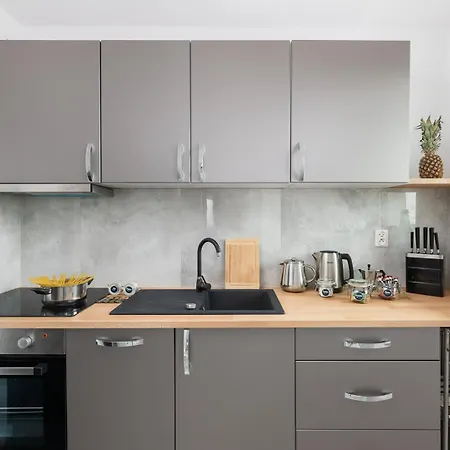 Bright And Cozy Smocza By Renters Appartement